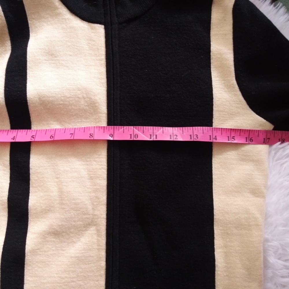 SOLD! Vintage Banana Republic zip up wool sweater - Picture 6 of 8